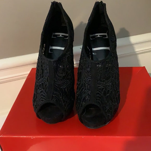 ELLE Woman’s Black Lace Open Toe Shootie Size 8 - Picture 5 of 9